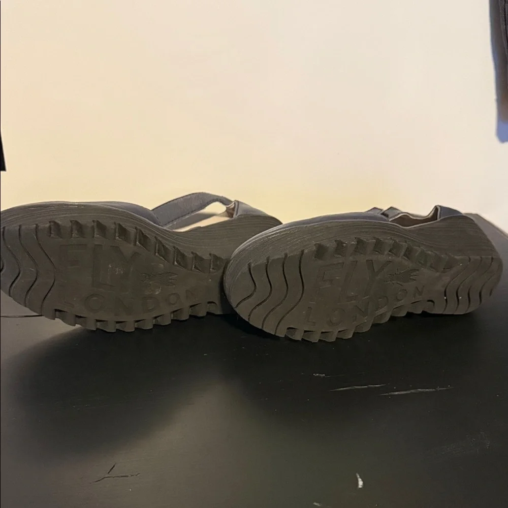 Fly London Navy Leather Ankle-Strap Wedge Sandals size 38 7-7.5US - Picture 4 of 11